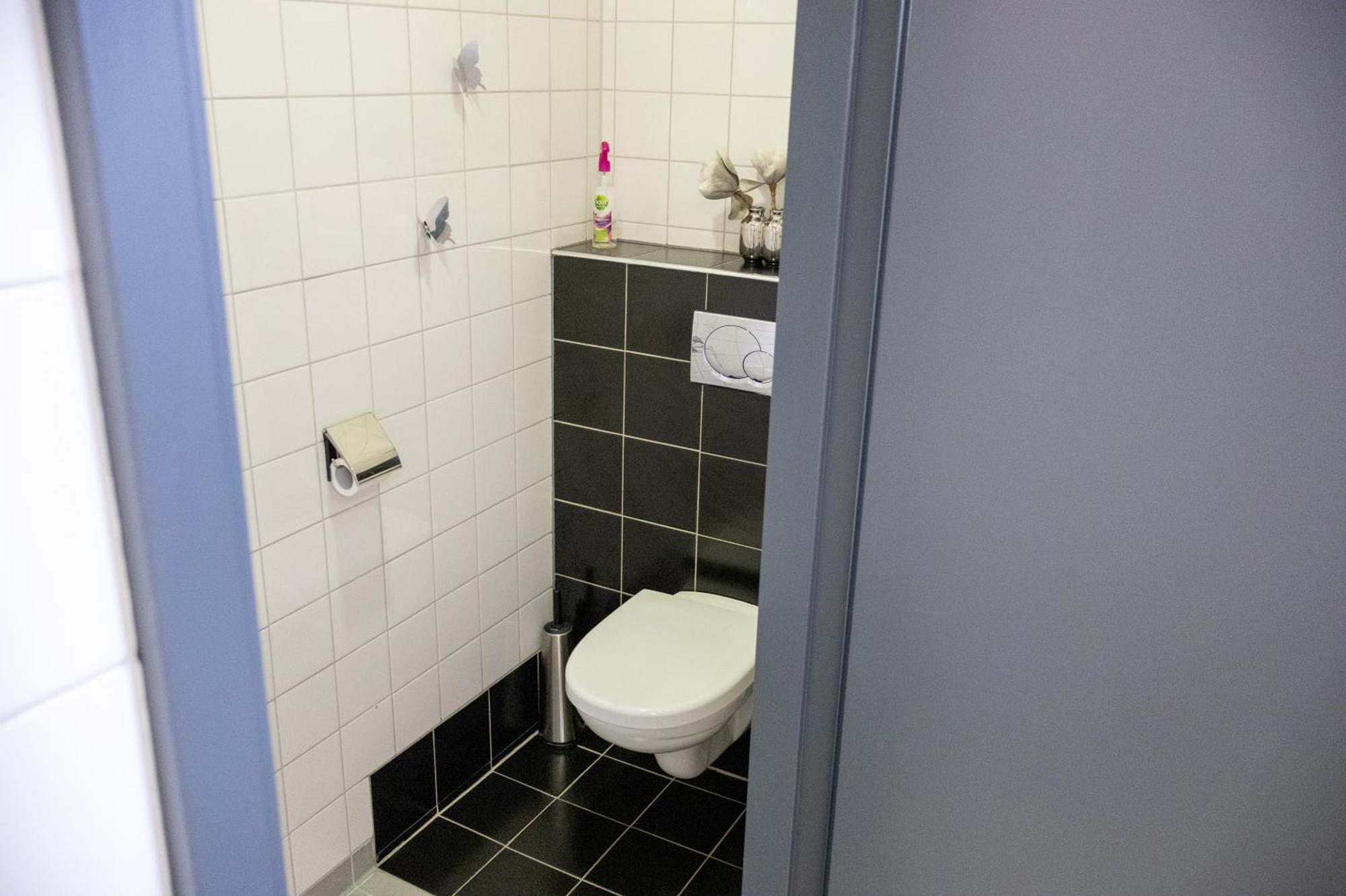 Voormalige Gevangenis Cel Bij B&B Gezond Aan Zee - Toegang Wellnesstuin Meerprijs Ouddorp Exterior foto
