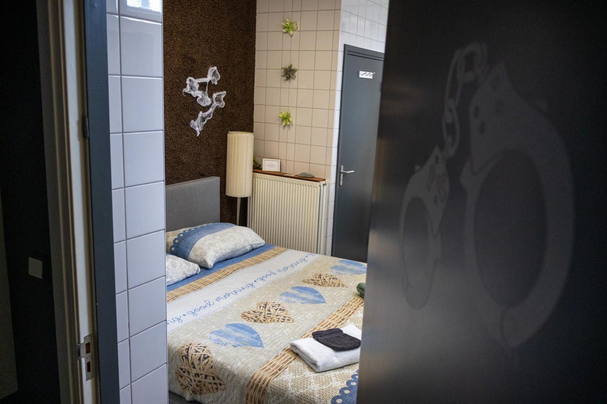 Voormalige Gevangenis Cel Bij B&B Gezond Aan Zee - Toegang Wellnesstuin Meerprijs Ouddorp Exterior foto